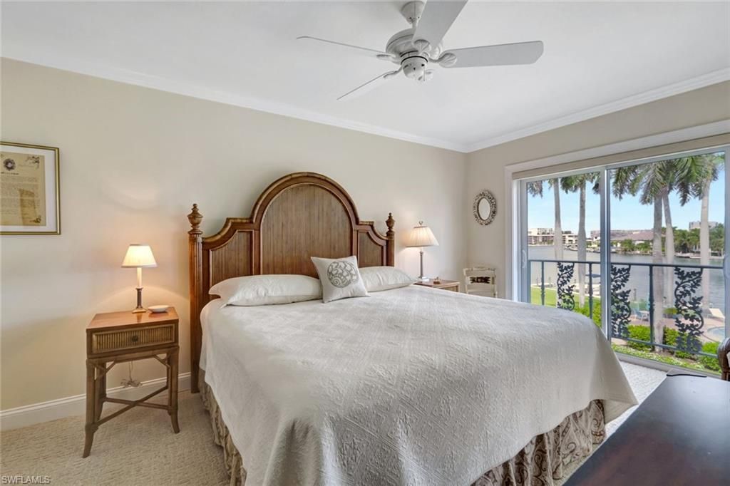 383 Harbour Dr, Unit 304, Naples, FL 34103 Photo