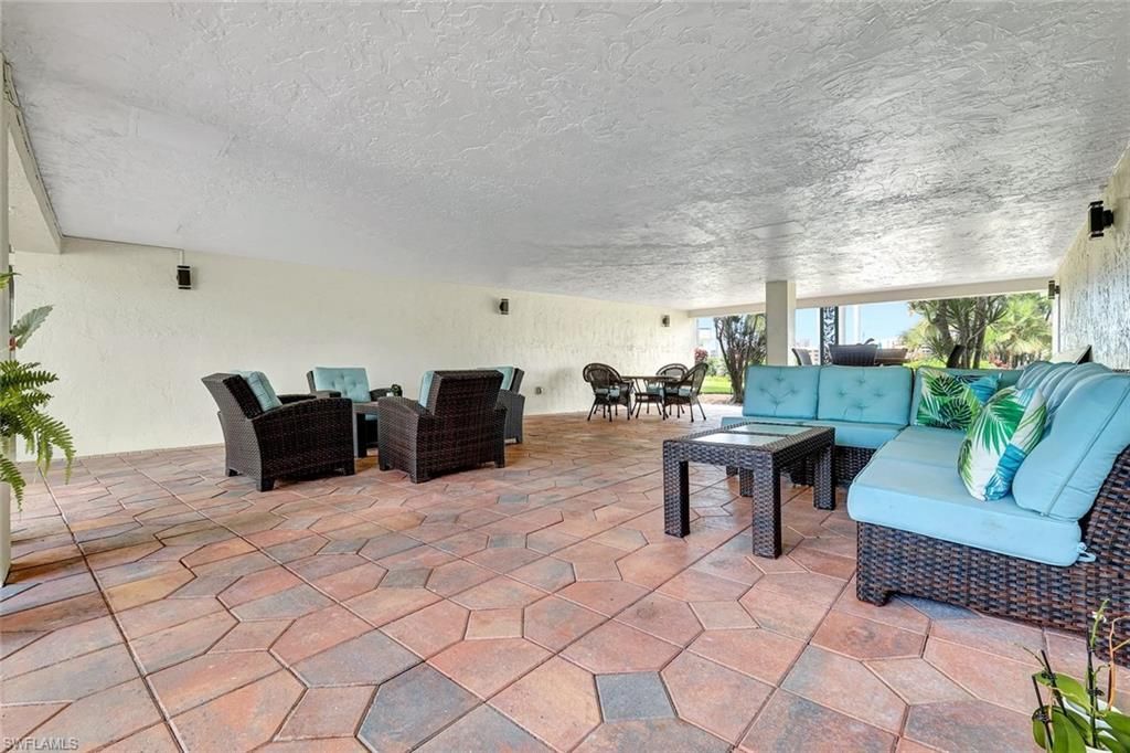 383 Harbour Dr, Unit 304, Naples, FL 34103 Photo