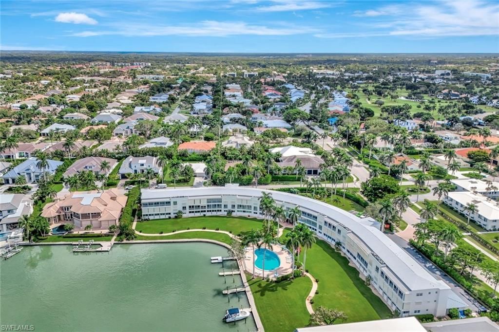 383 Harbour Dr, Unit 304, Naples, FL 34103 Photo