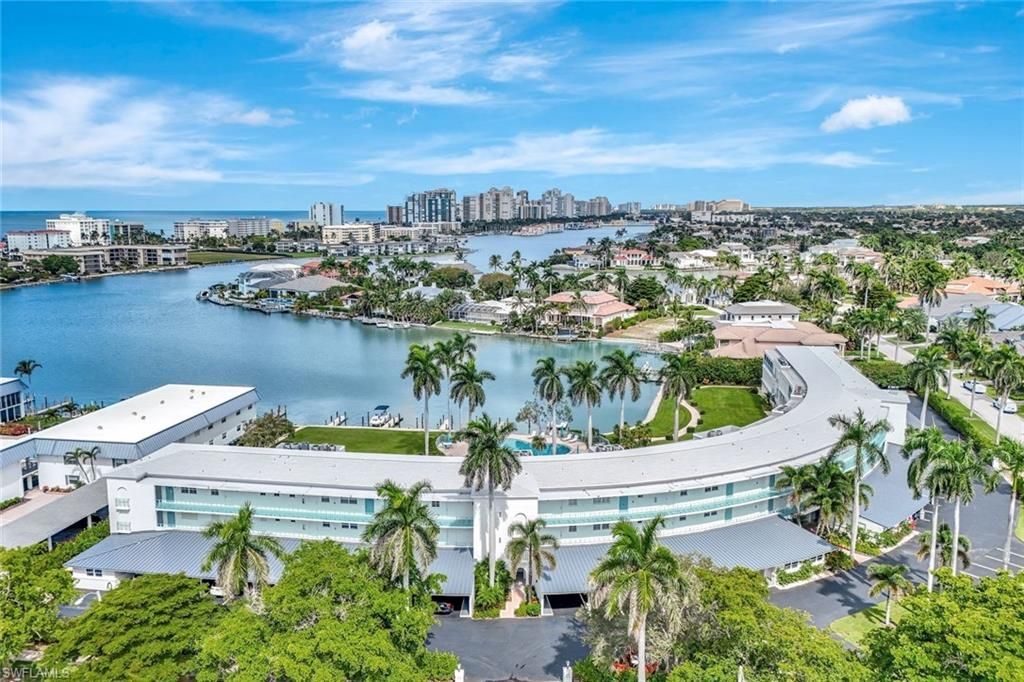 383 Harbour Dr, Unit 304, Naples, FL 34103 Photo