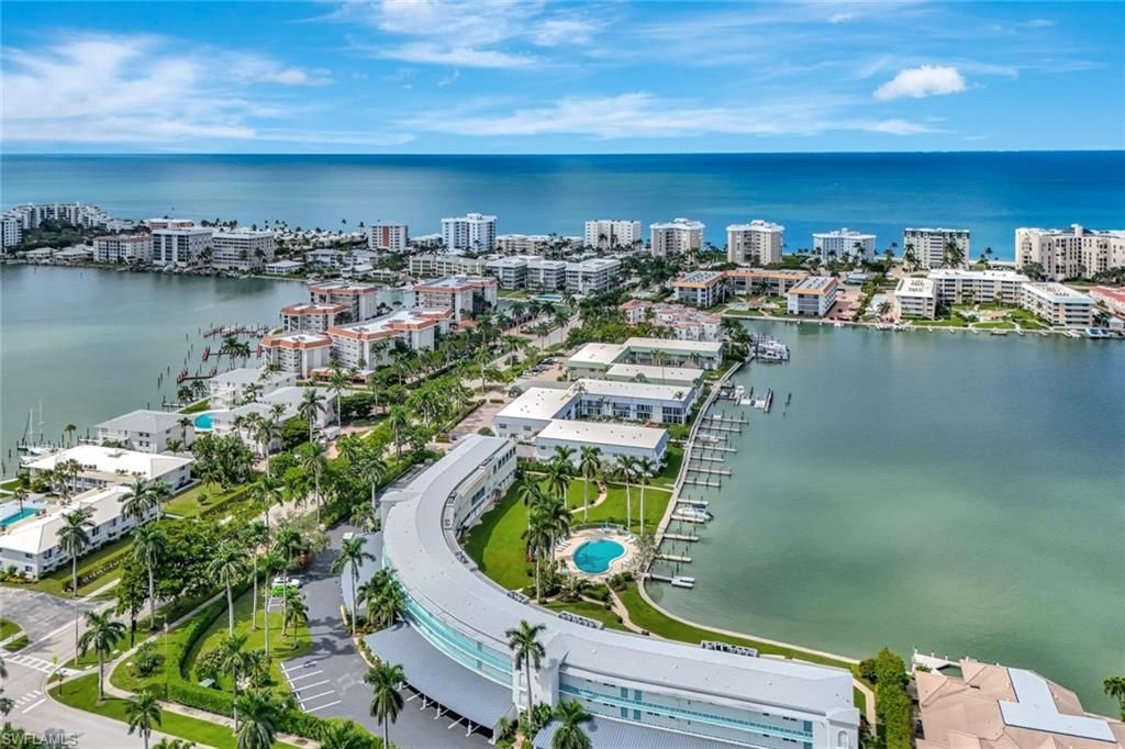 383 Harbour Dr, Unit 304, Naples, FL 34103 Photo