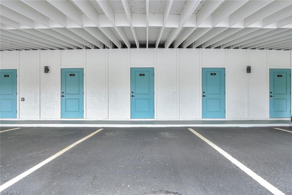 383 Harbour Dr, Unit 304, Naples, FL 34103 Photo