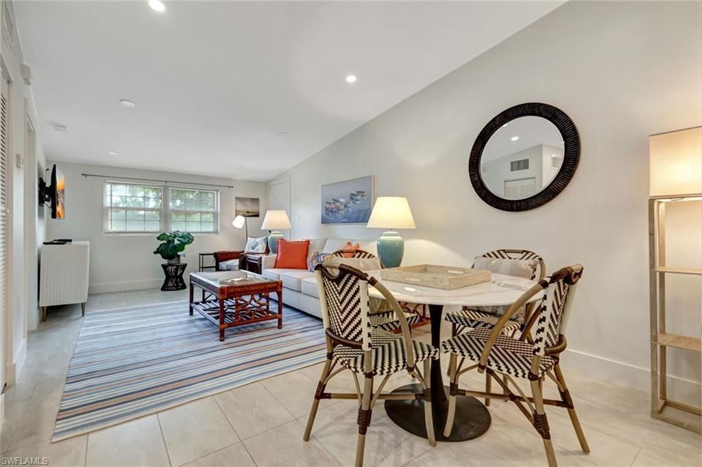 383 Harbour Dr, Unit 304, Naples, FL 34103 Photo