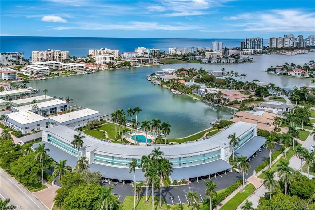 383 Harbour Dr, Unit 304, Naples, FL 34103 Photo