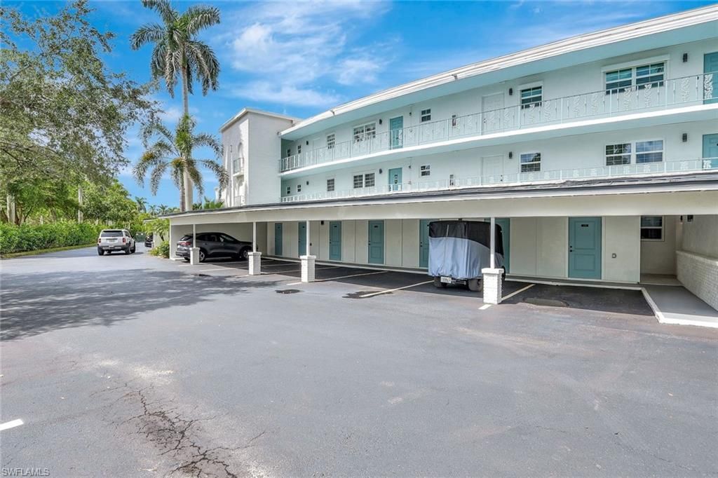 383 Harbour Dr, Unit 304, Naples, FL 34103 Photo