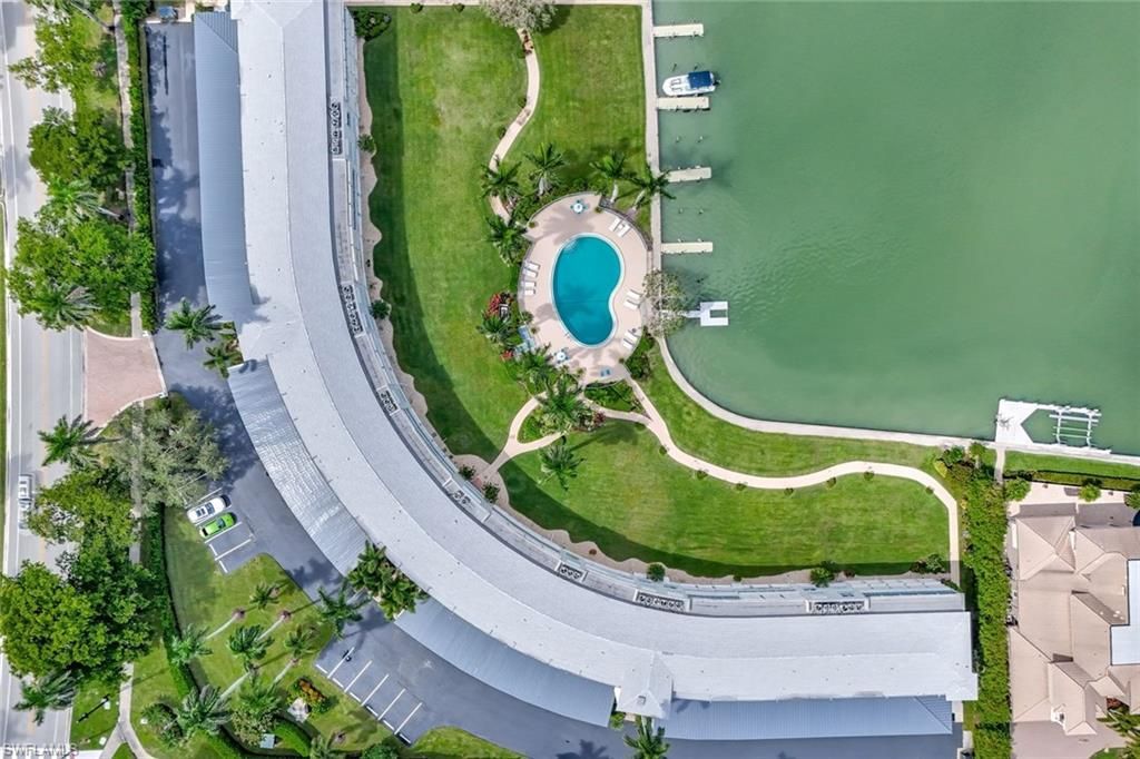 383 Harbour Dr, Unit 304, Naples, FL 34103 Photo