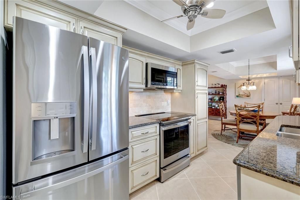 383 Harbour Dr, Unit 304, Naples, FL 34103 Photo