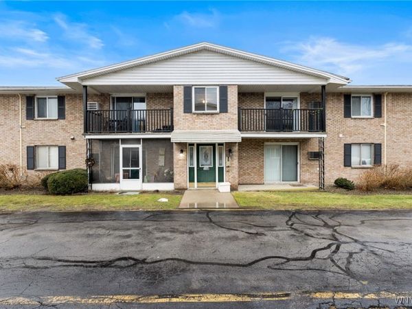 1158 Indian Church Road, Unit 7, West Seneca, NY 14224