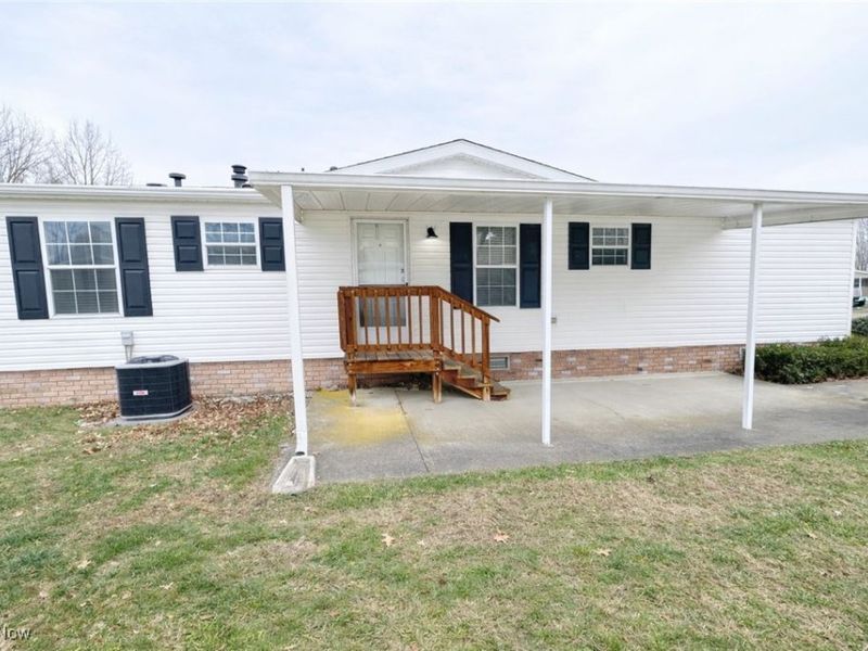 178 D Street SW, Navarre, OH 44662 Photo 1