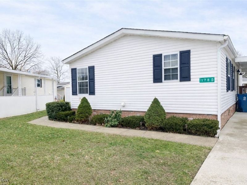 178 D Street SW, Navarre, OH 44662 Photo 2