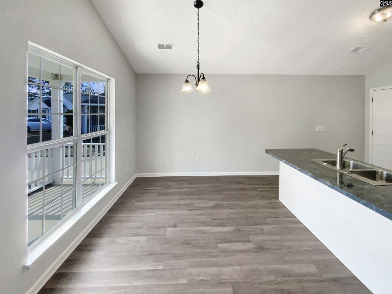 116 Crown Colony Court Photo 10