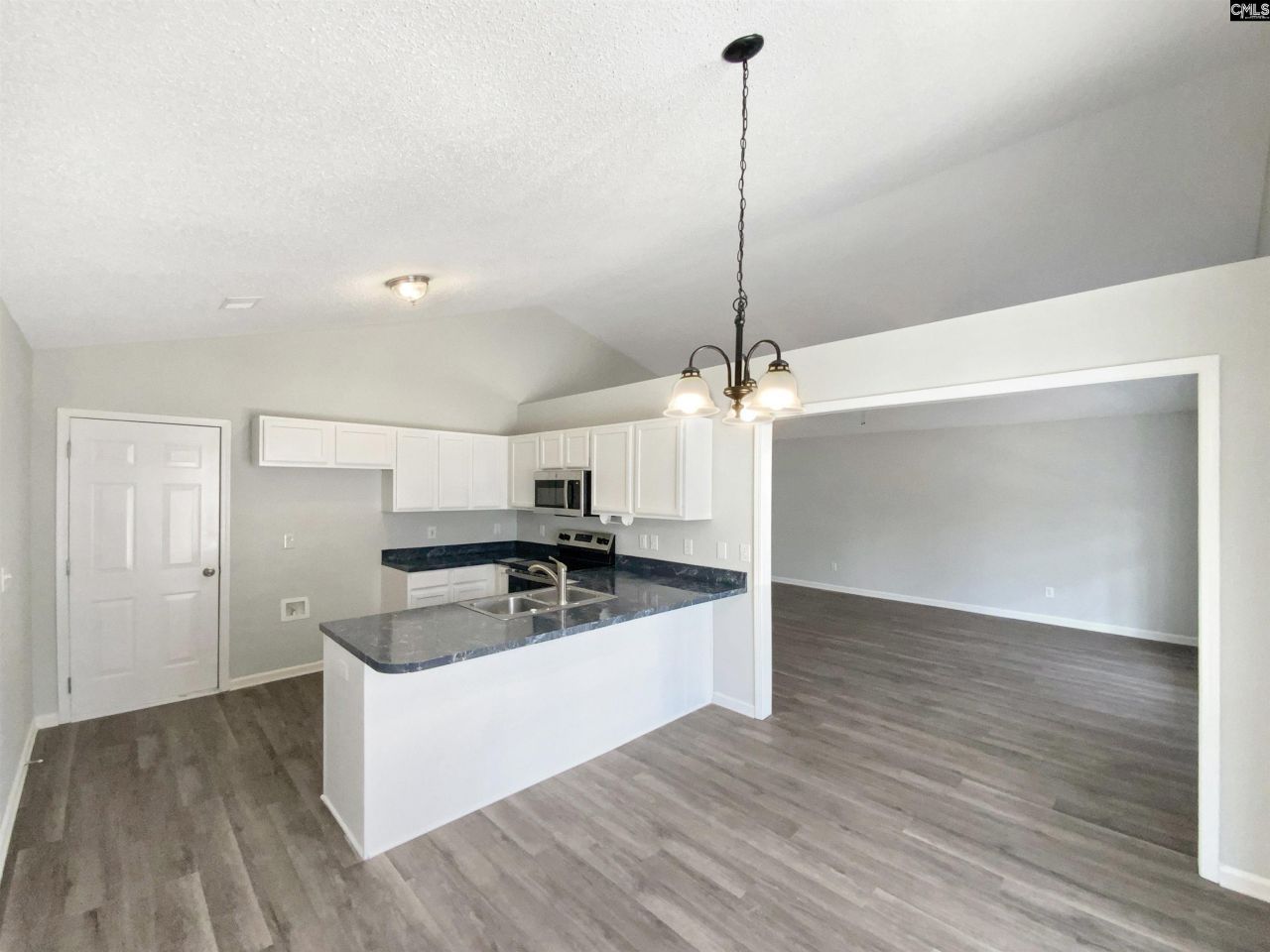 116 Crown Colony Court Photo 11