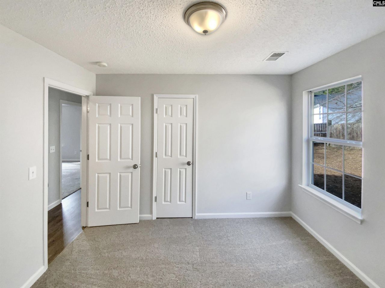 116 Crown Colony Court Photo 4