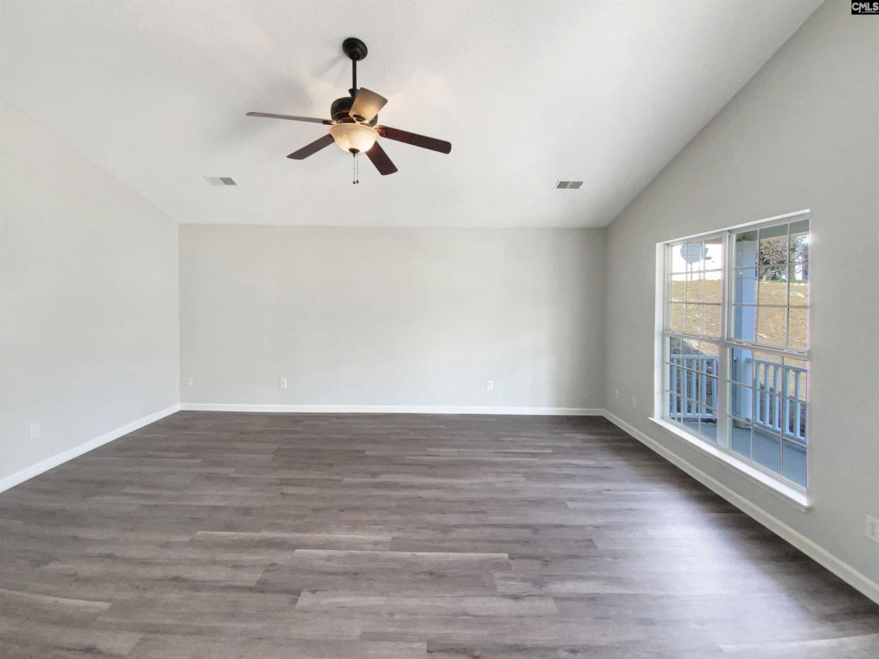 116 Crown Colony Court Photo 7