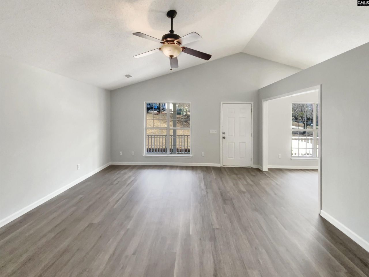 116 Crown Colony Court Photo 9