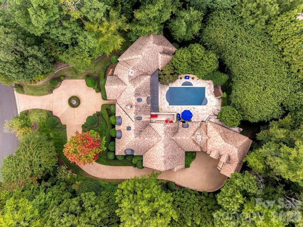 4231 Fox Brook Lane, Charlotte, NC 28211