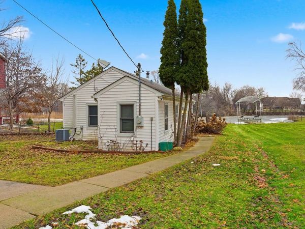 2736 Nagawicka AVENUE, Delafield, WI 53018