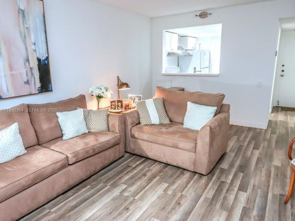 9150 Lime Bay Blvd, Unit 212, Tamarac, FL 33321