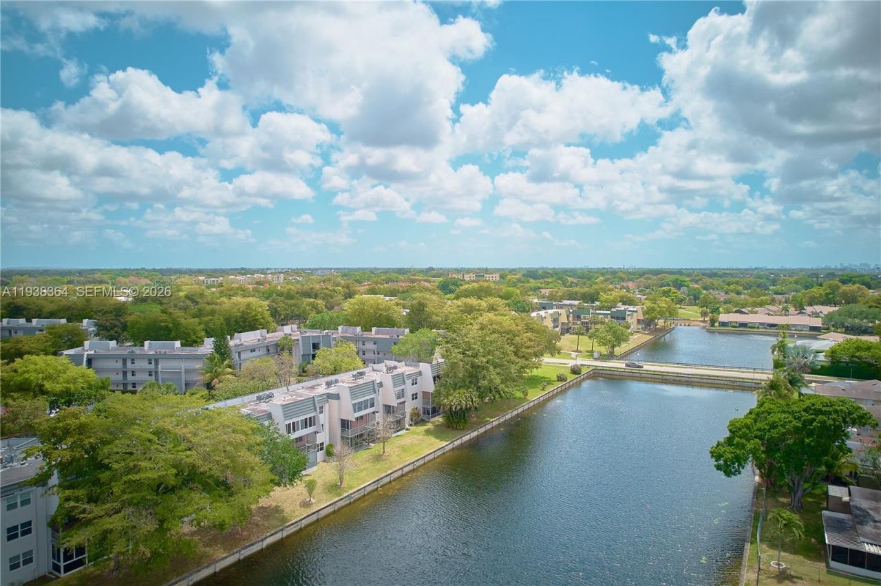 9150 Lime Bay Blvd , Unit 212, Tamarac, FL 33321 Photo