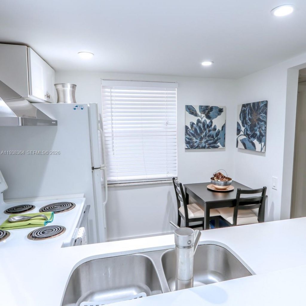 9150 Lime Bay Blvd , Unit 212, Tamarac, FL 33321 Photo