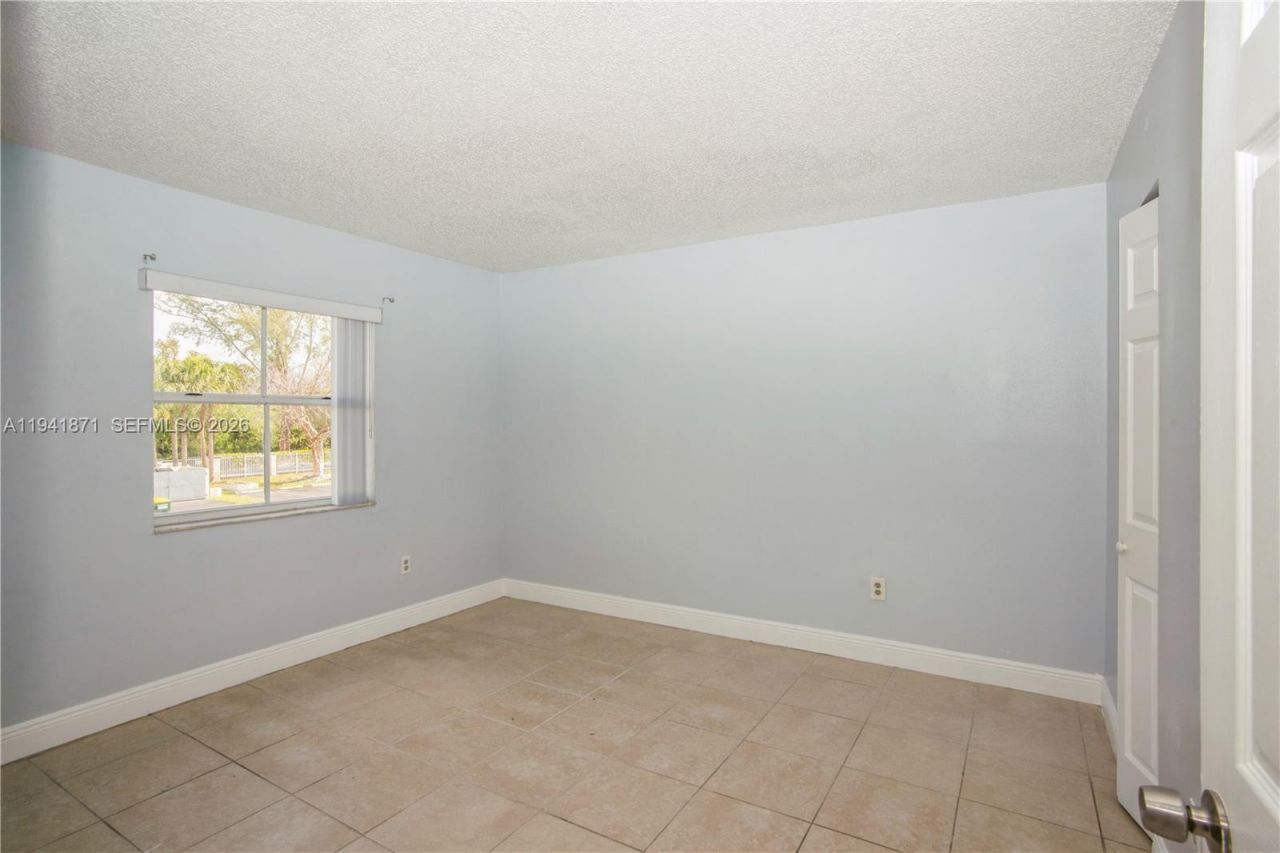 8200 SW 210th St, Unit 111, Cutler Bay, FL 33189 Photo