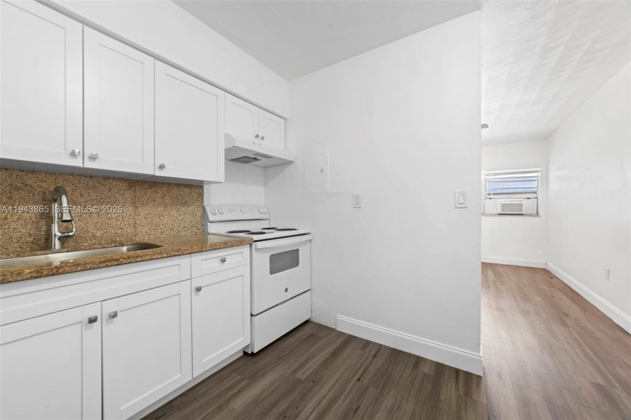 15940 NE 19th Ct , Unit 3, North Miami Beach, FL 33162 Photo