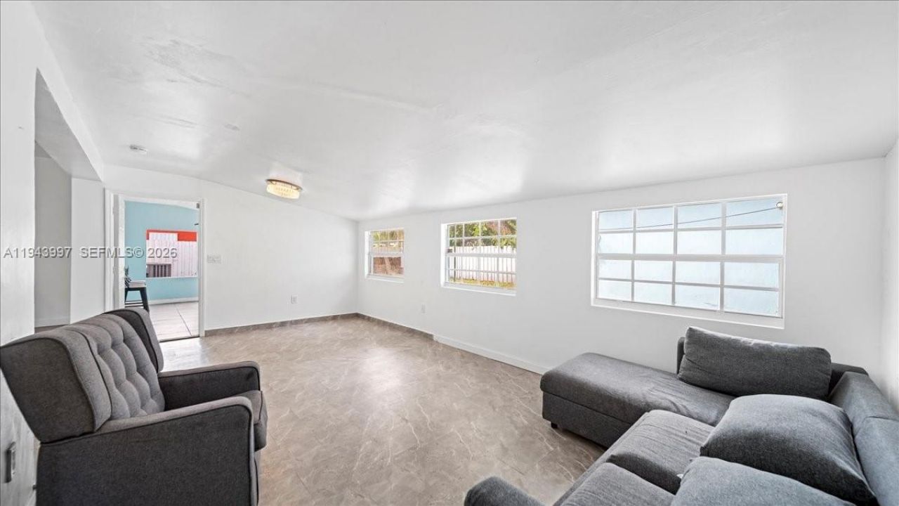 18502 NW 23rd Ct, Miami Gardens, FL 33056 Photo