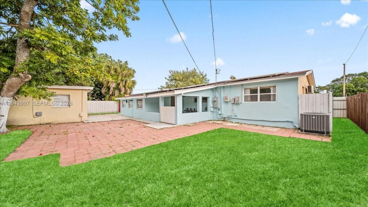 18502 NW 23rd Ct, Miami Gardens, FL 33056 Photo