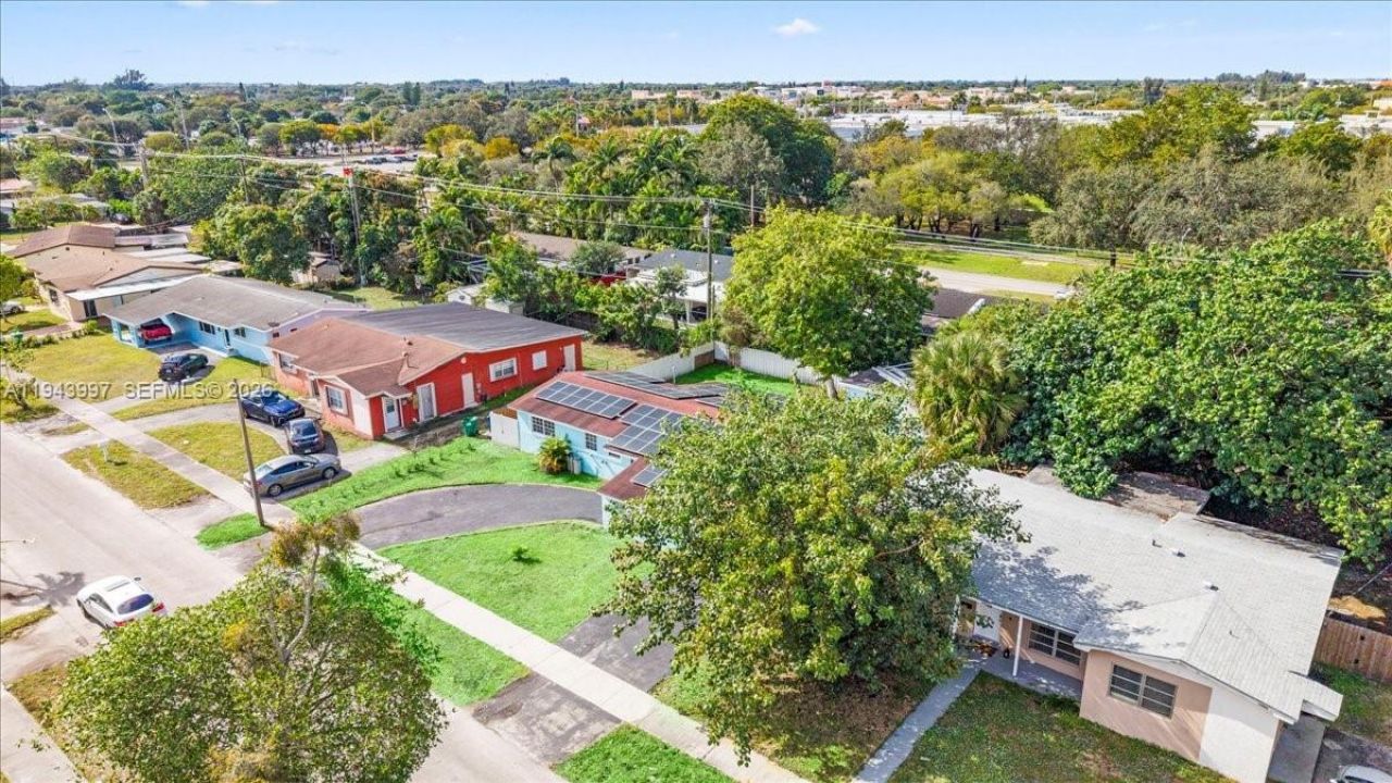 18502 NW 23rd Ct, Miami Gardens, FL 33056 Photo