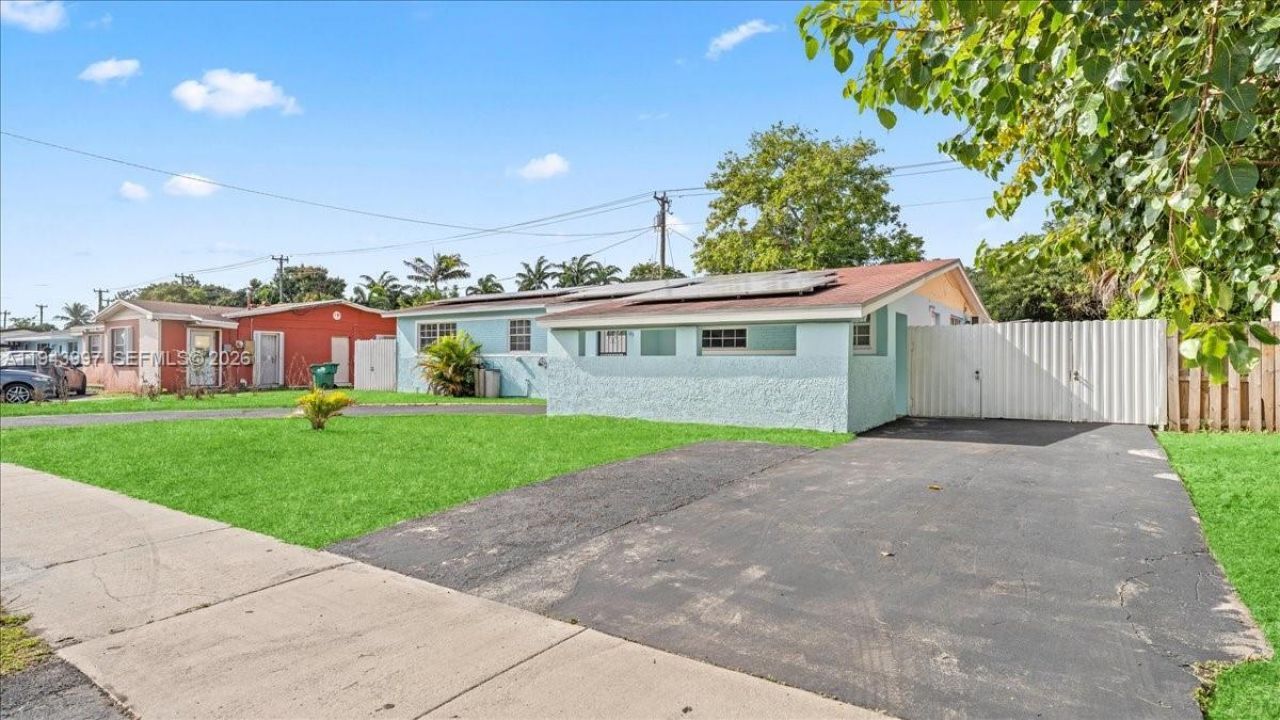 18502 NW 23rd Ct, Miami Gardens, FL 33056 Photo