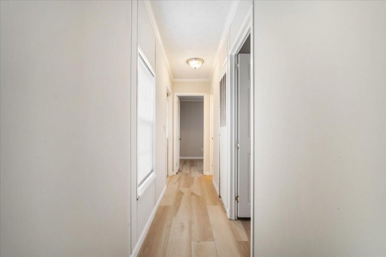 1011 Ridge Road Photo 11