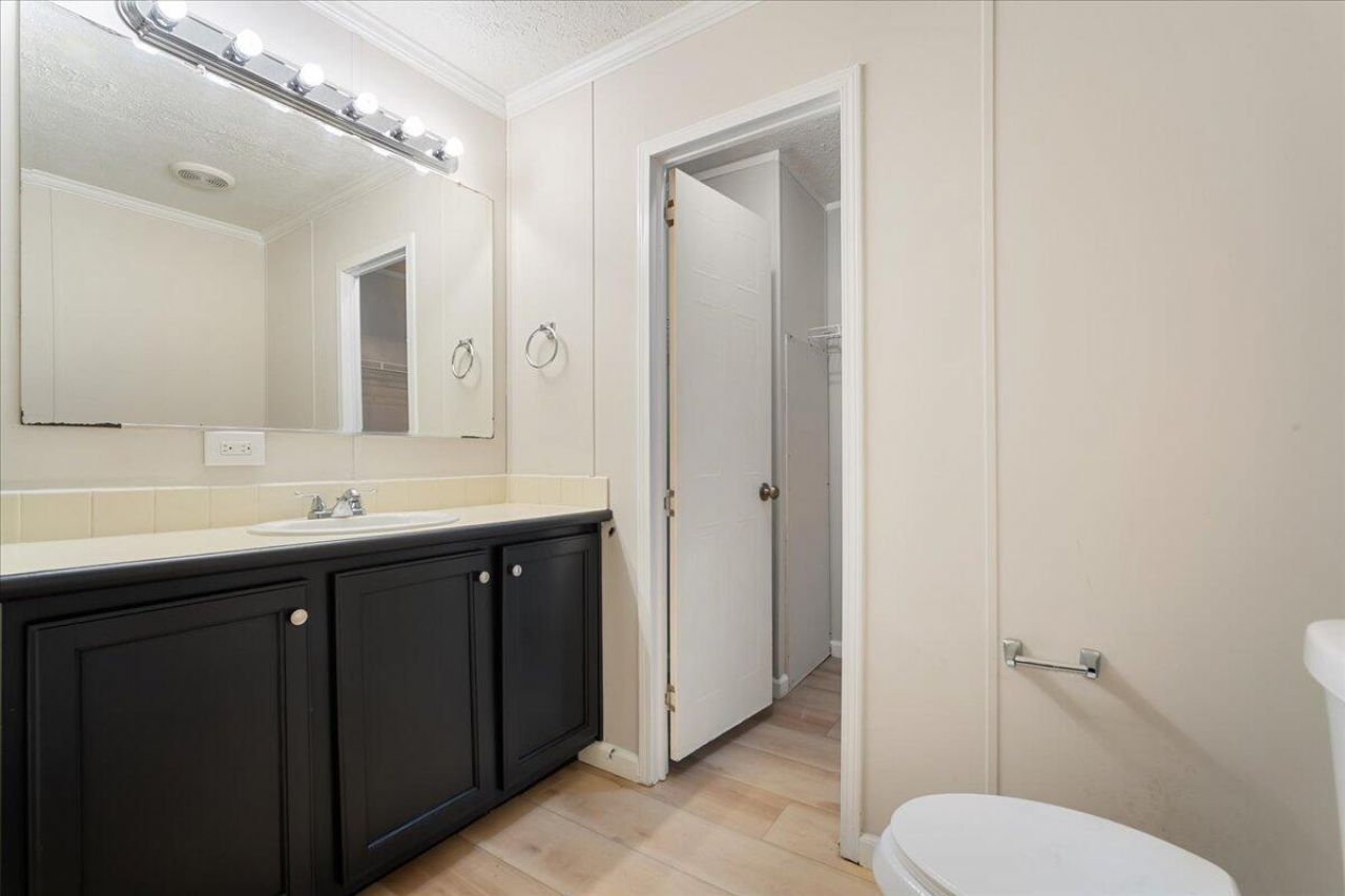 1011 Ridge Road Photo 9