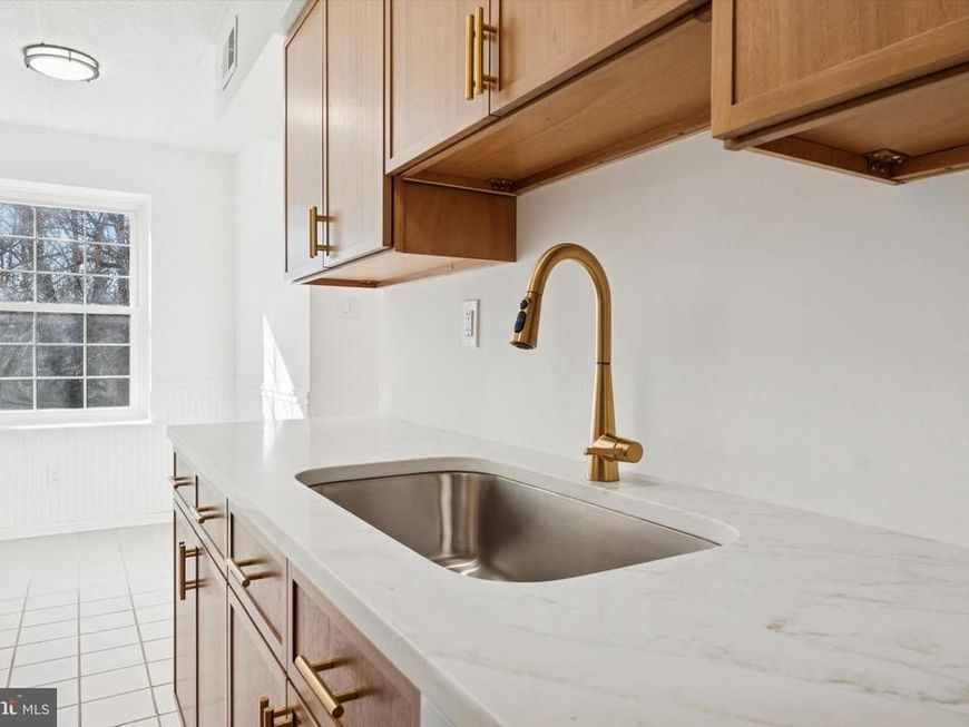 612 Washington Place, Unit 12, Chesterbrook, PA 19087 Main Photo