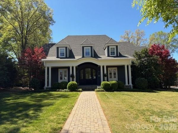 2800 Wintergreen Drive, Charlotte, NC 28211