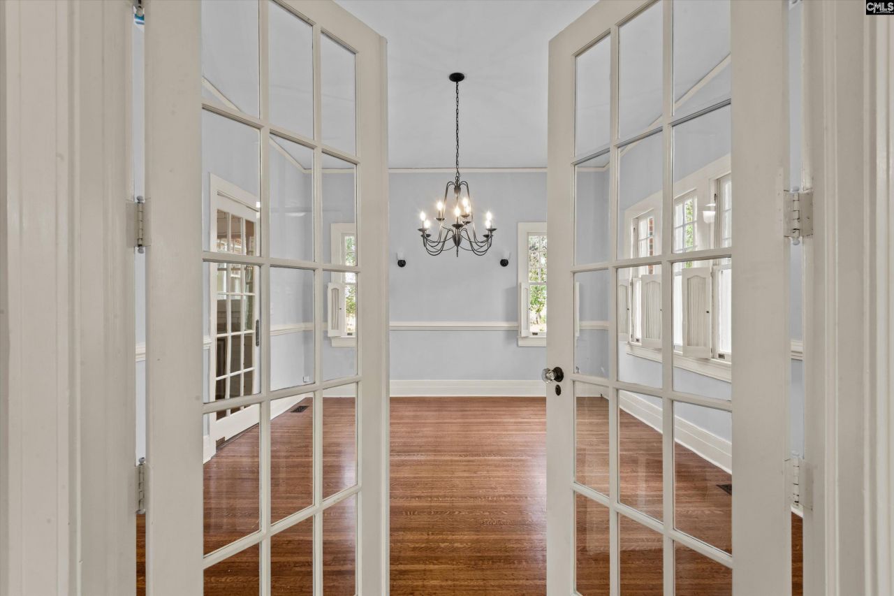 1403 Lyttleton Street Photo 9