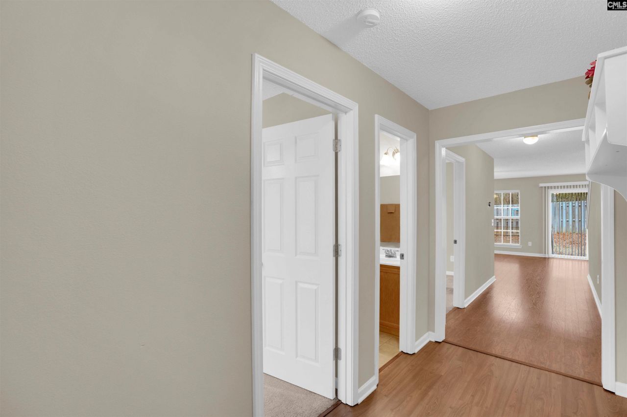 1019 Glencroft Drive Photo 4