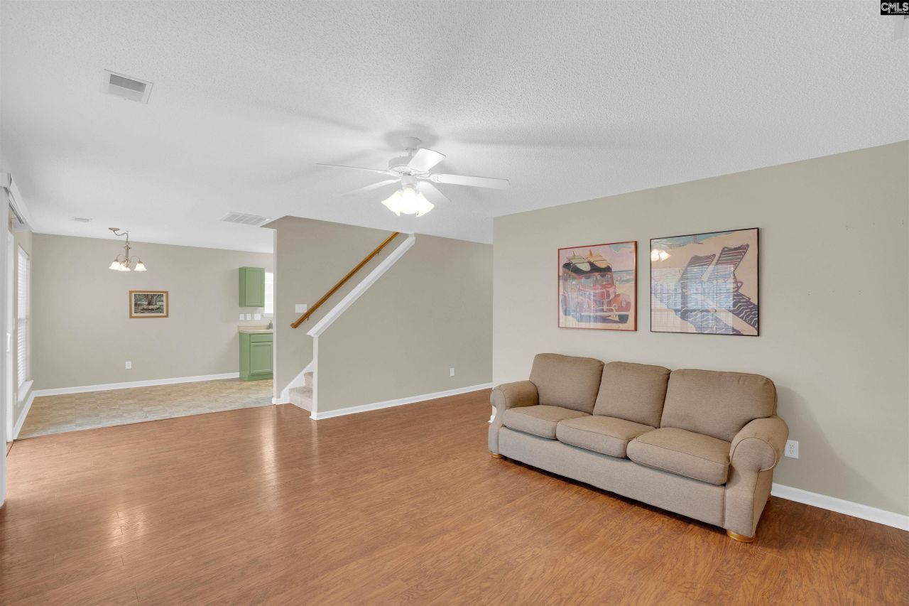 1019 Glencroft Drive Photo 6