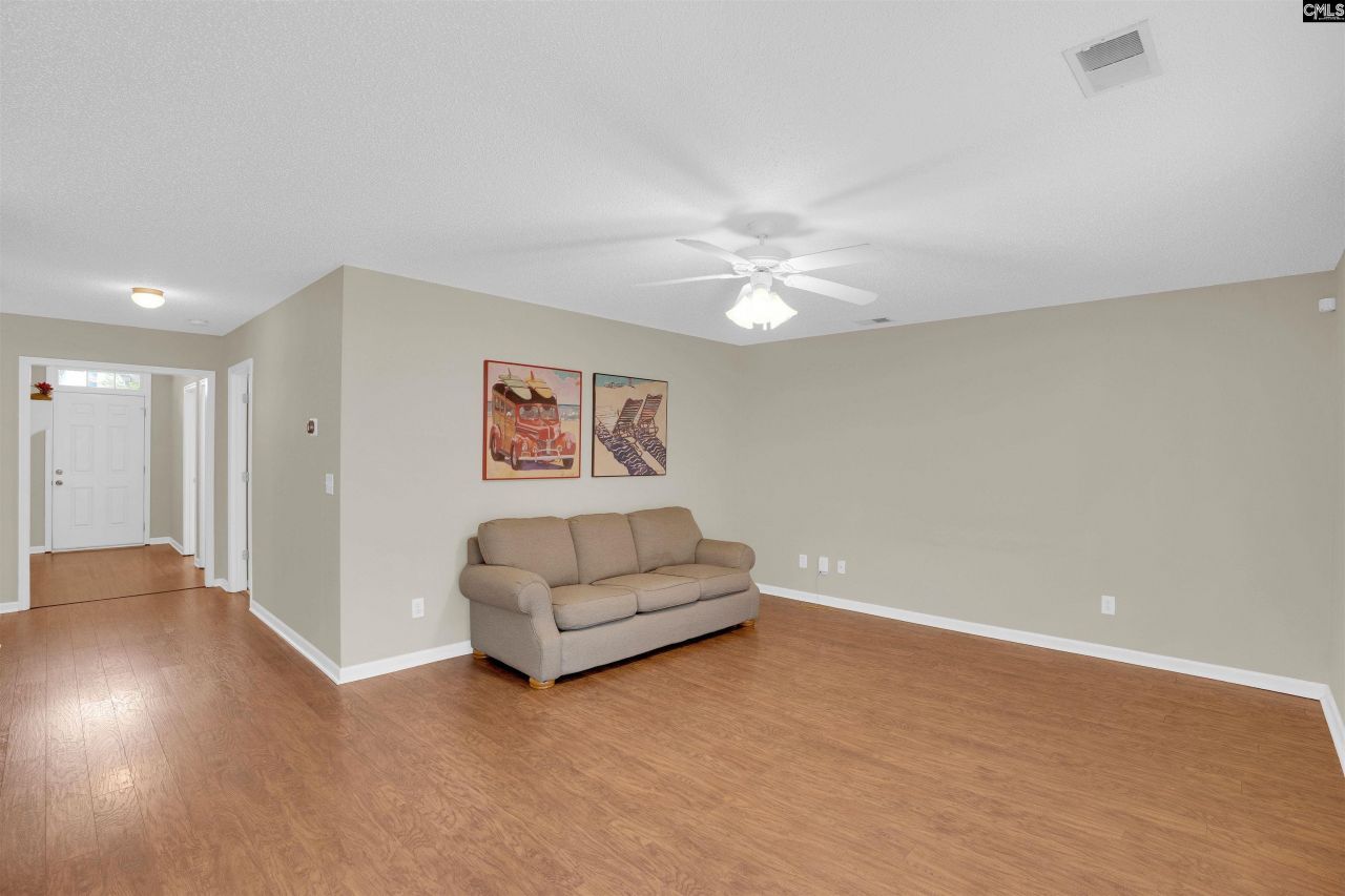 1019 Glencroft Drive Photo 7