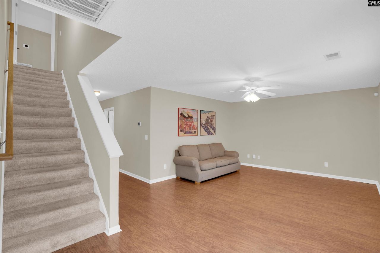 1019 Glencroft Drive Photo 8