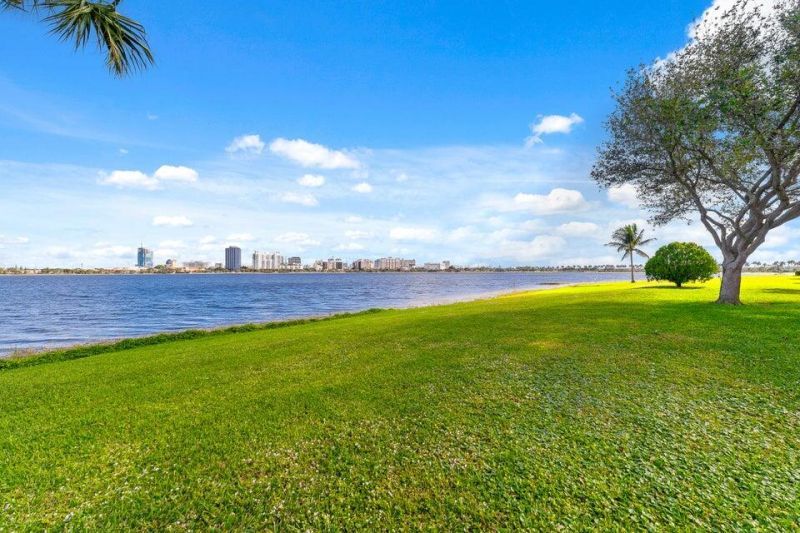 714 Executive Center Drive, Unit 24, West Palm Beach, FL 33401 Photo
