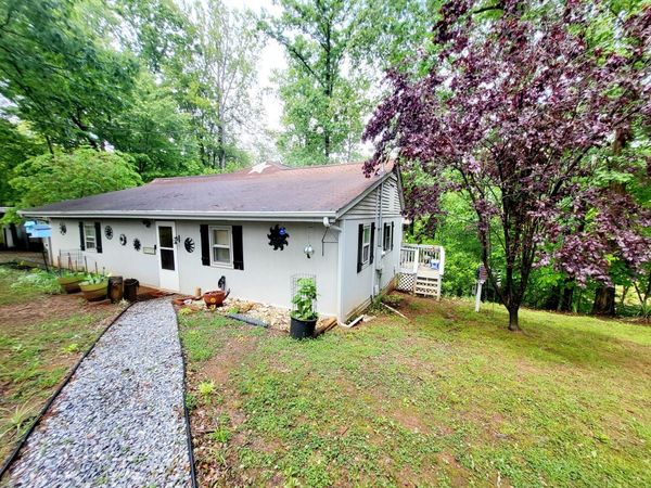 1652 Happy Acres DR , Moneta, VA 24121