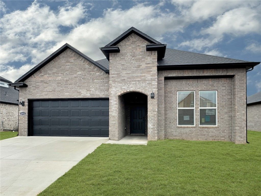 2430 Max Avenue, Bentonville, AR 72713 Main Photo