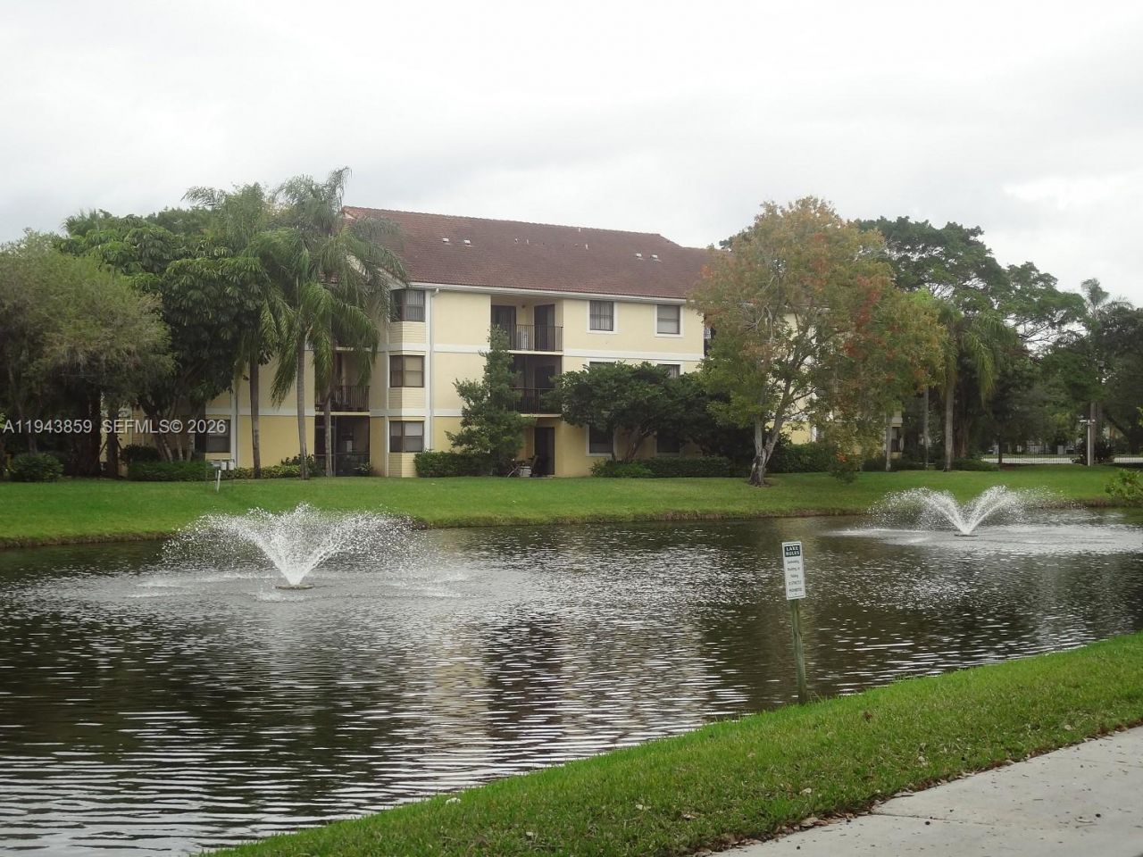 10125 W Sunrise Blvd , Unit 104, Plantation, FL 33322 Photo