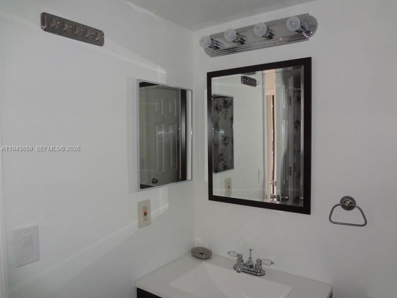 10125 W Sunrise Blvd , Unit 104, Plantation, FL 33322 Photo