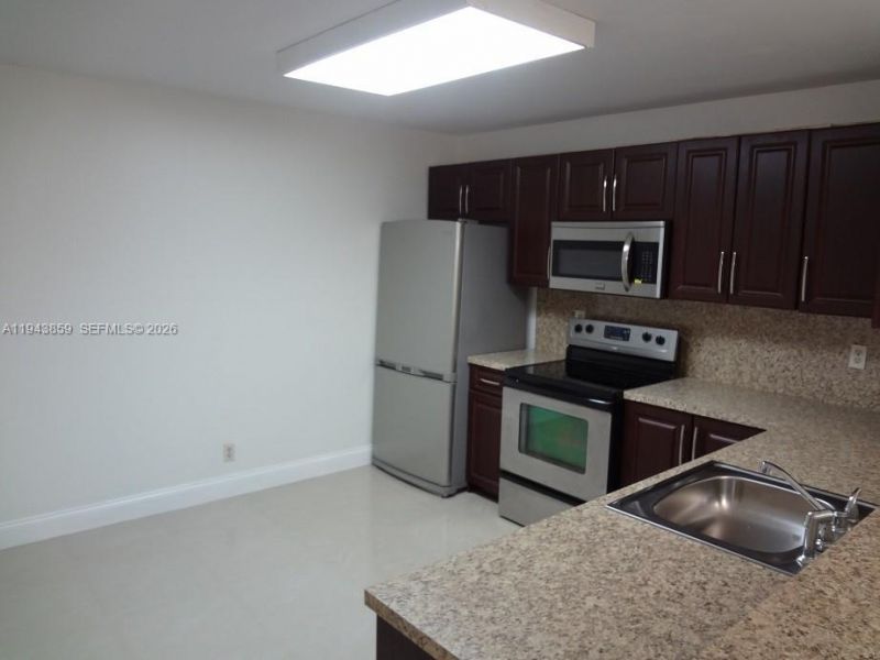 10125 W Sunrise Blvd , Unit 104, Plantation, FL 33322 Photo