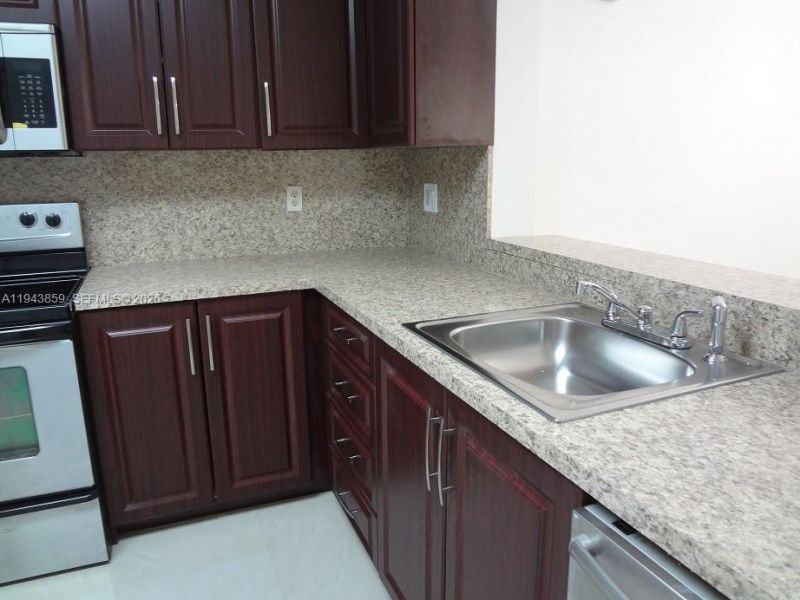 10125 W Sunrise Blvd , Unit 104, Plantation, FL 33322 Photo