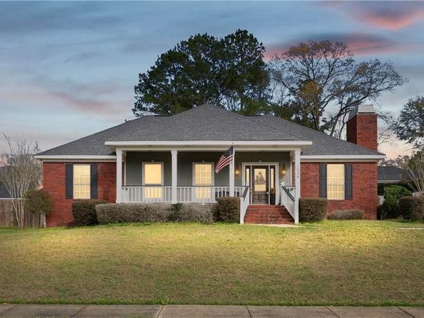 1624 Silver Creek Drive, Saraland, AL 36571