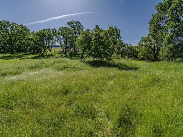 10851 Sunset Dr, Sutter Creek, CA 95685