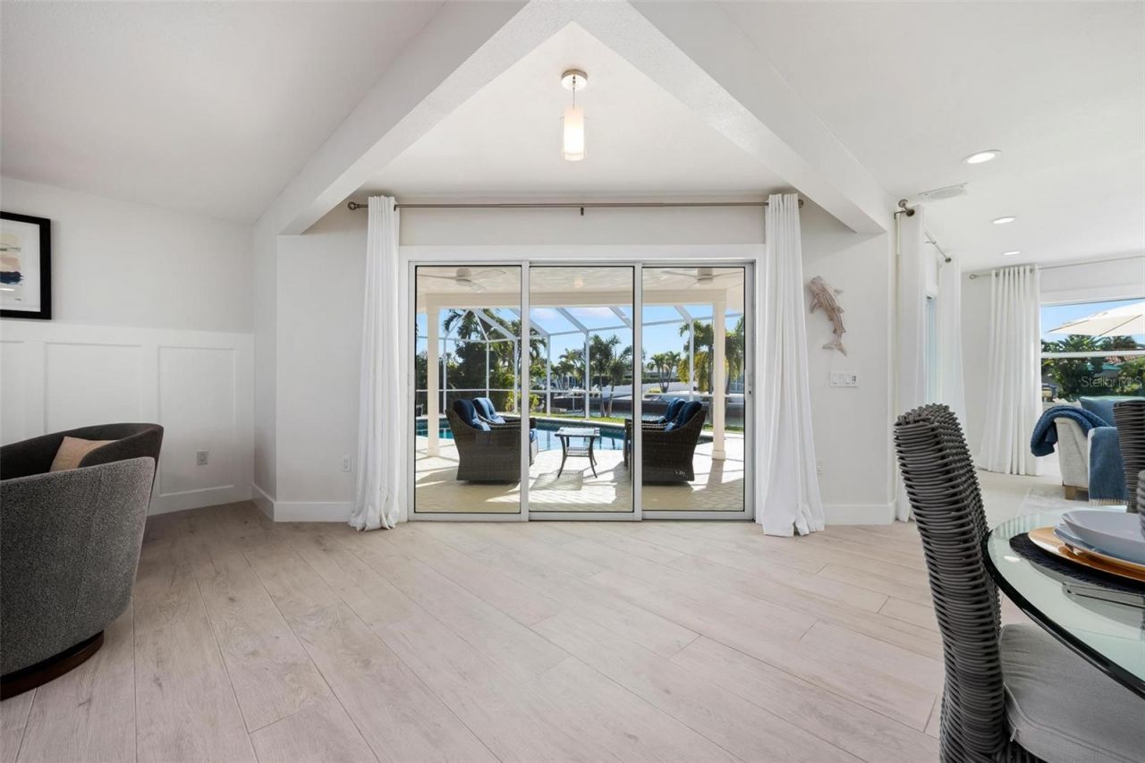 616 Foxworth Lane, Holmes Beach, FL 34217 Photo