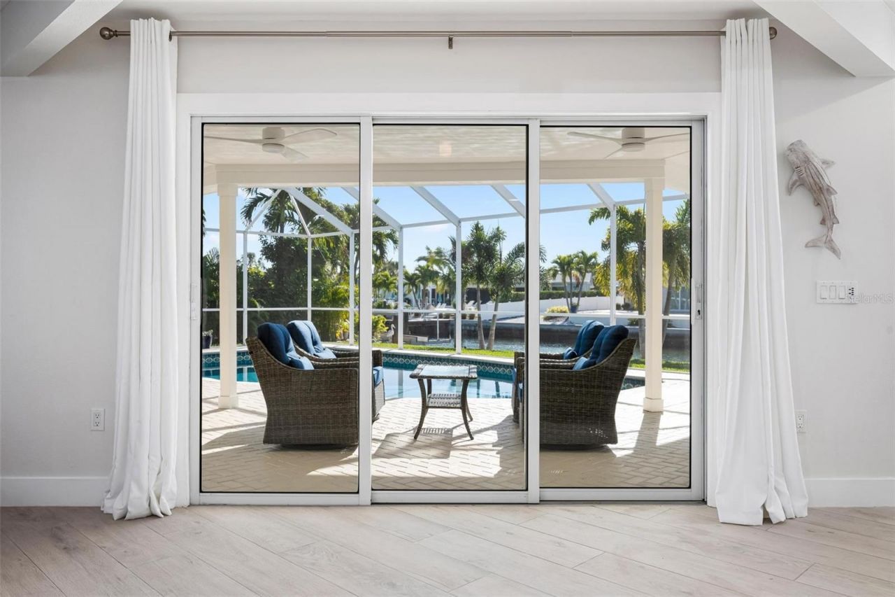 616 Foxworth Lane, Holmes Beach, FL 34217 Photo